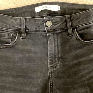 LIKE NEW HIDDEN JEANS! Size 27
